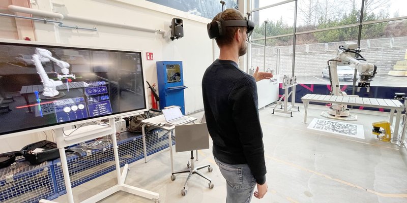 3DBear & JAMK Co-Develop AR App for Robot Controlling with AR-Glasses